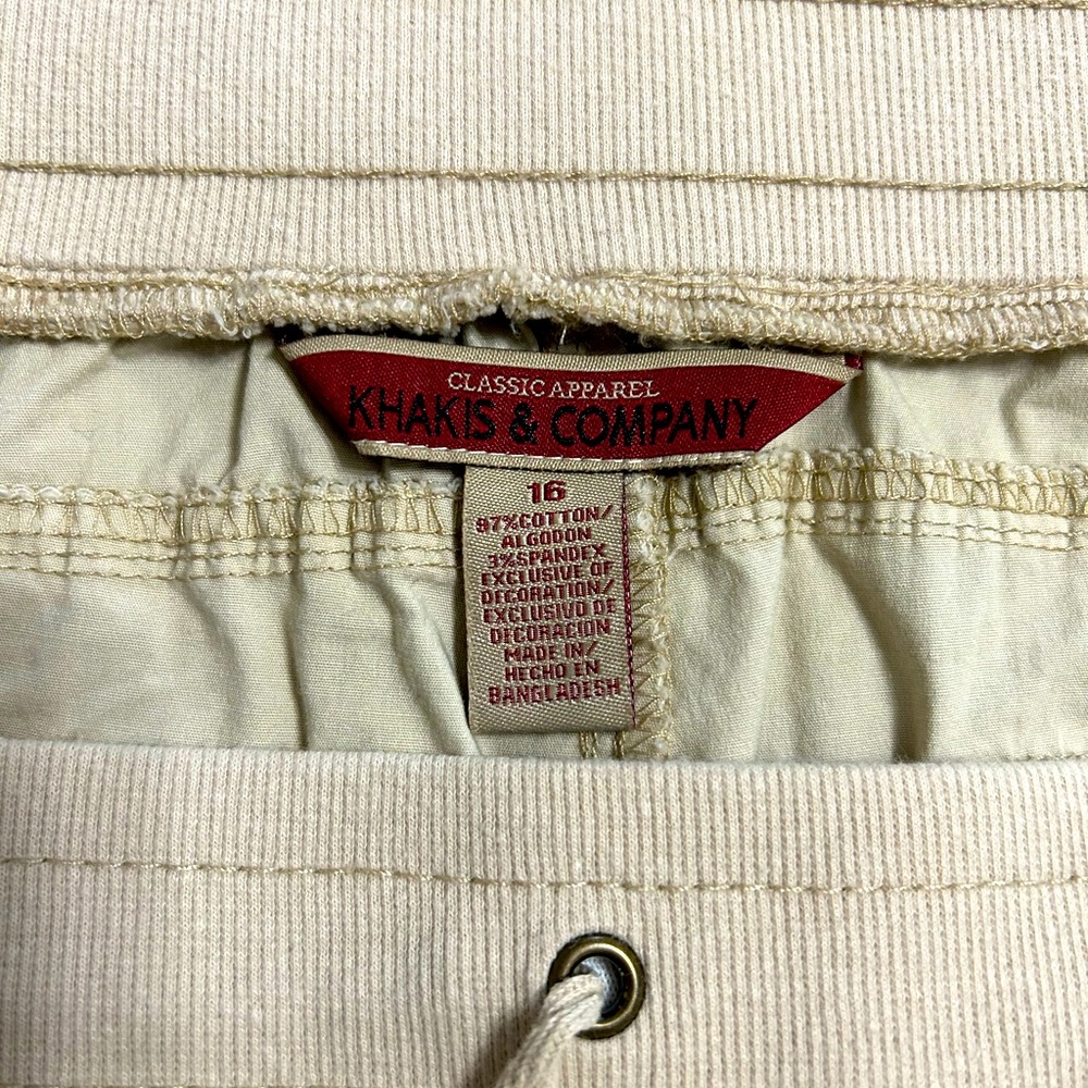 Khakis & Company capri pants. - Picture 3 of 3